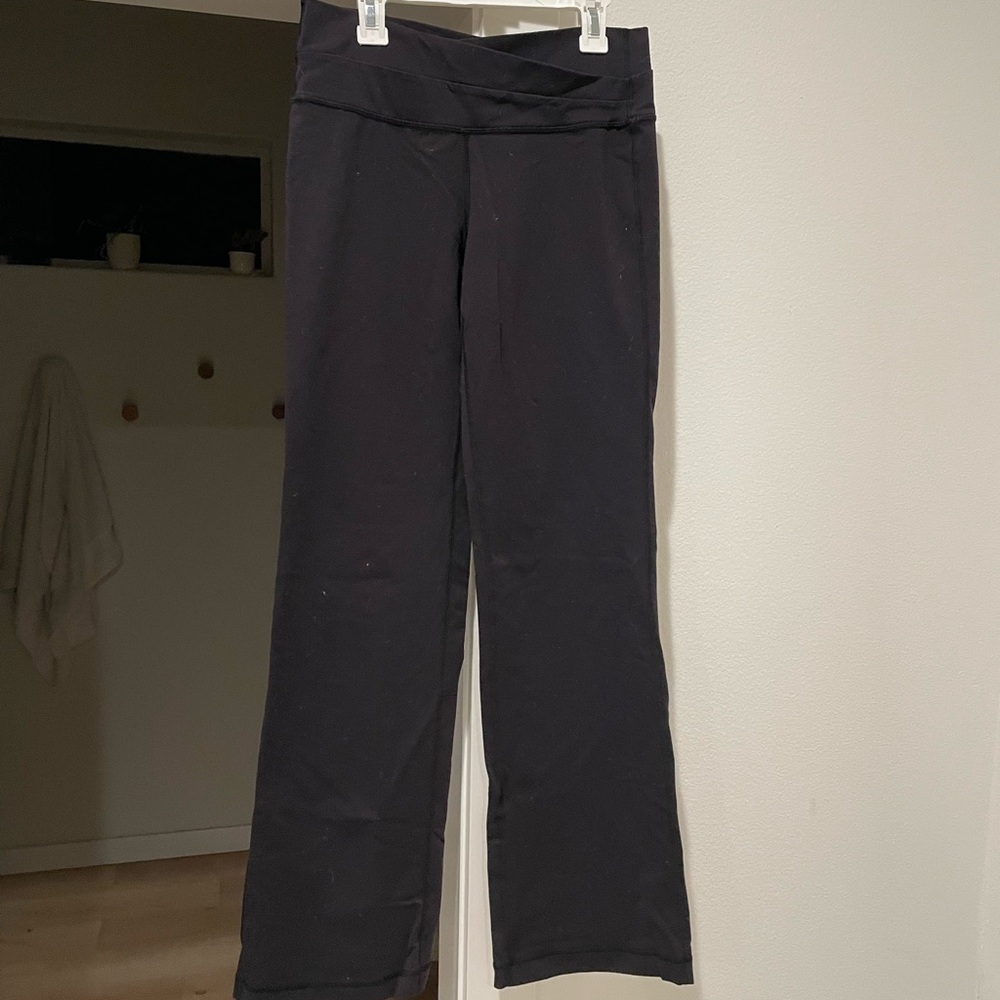 Black lululemon groove Yoga Pants